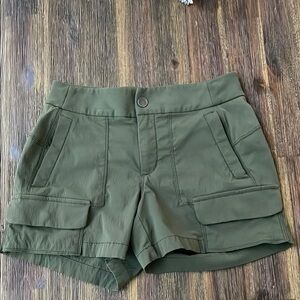 Athleta Women Trekkie Shorts SZ 0 EUC